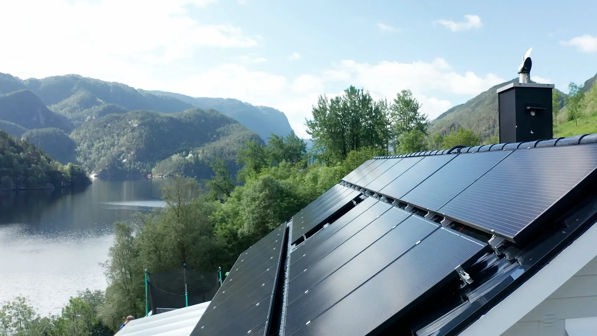 Photovoltaikanlage von Hanse PV auf einem Hausdach bei Hamburg